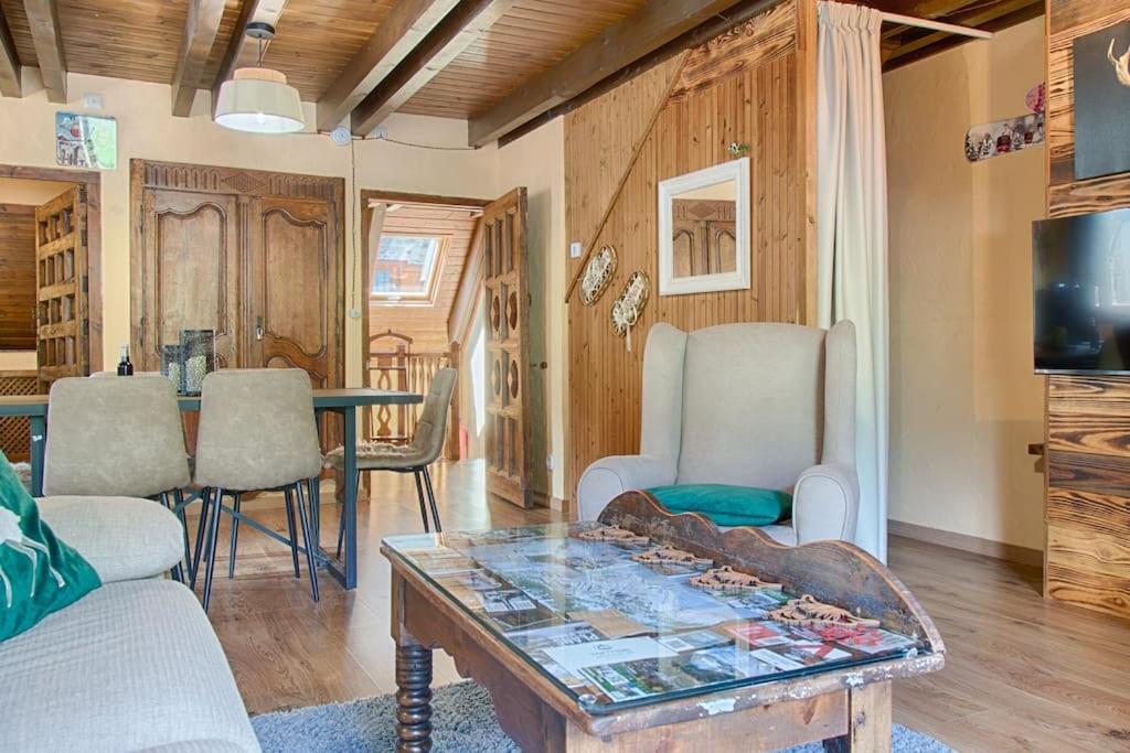 Saplan Real Estate Casa Izadi Appartement Bossost Buitenkant foto